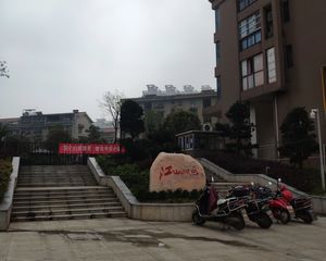 二环内业主自住房,诚心出售,全格局朝南随时看房