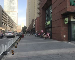 两梯三户的边户小三房,户型方正,刚需客户看过来