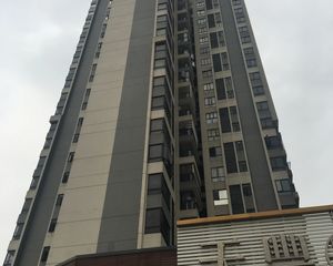 楼下就是镇安站装修保养好3房金铂商场交通便利