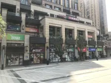 此房户型方正,次新小区,配套完善 居家安静此