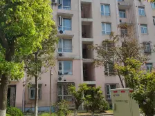 新出大三房。房东诚心出售,价好谈。看房随时。