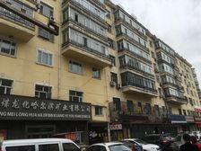 此房满五,五室大明厅,宽敞明亮,适合大家庭居住生活