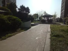 四大商业旁新出简装边户两房,交通便利,商业齐全,适合自行设计