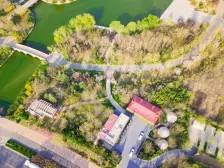 带院子 可以按电梯 四室 价格可议 看房方便