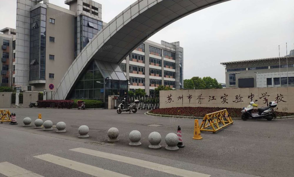 地铁口凤凰熙岸精装修自住看房方便户型好有买断车外