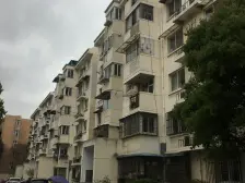 精装修 非顶楼 诚心出售 价格可谈