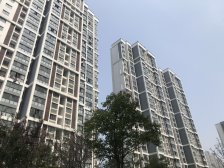 新上 次新小区 后排不靠铁路 中间楼层 采光充足 诚售