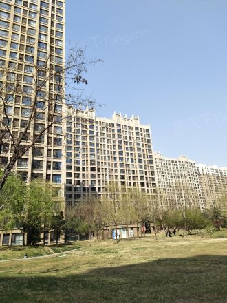 鸿坤理想城曦望山实景图