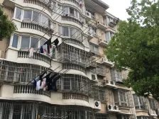 两房朝南,交通便利,采光充足,居家装修,带阁楼,南北通透,近商圈