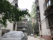 郑大东生活区 双气精装 满五年71平95万