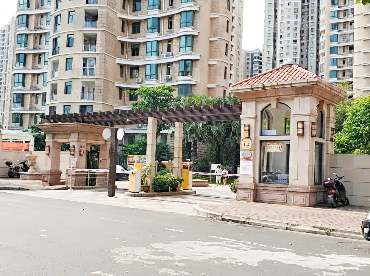 实景图-小区大门
