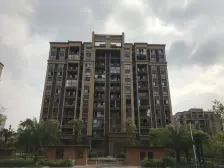 采光好,近轻轨,大型公园就在旁边,交通便利.