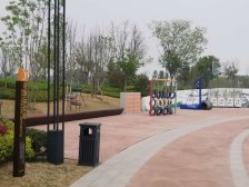 和昌一楼带院子 带两个车位 带地下室 满五唯一 有钥匙