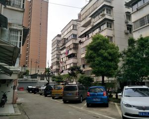 怡滨花苑 南北通透,采光好 装修好,环镜优美 视野好,诚心出售