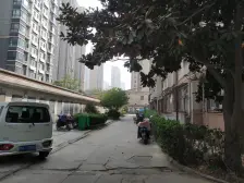 宏莲花园 户型方正 采光充足 地铁口 交通便利 配套齐