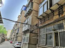 电梯大四房 02年 双地铁口 双气停车方便