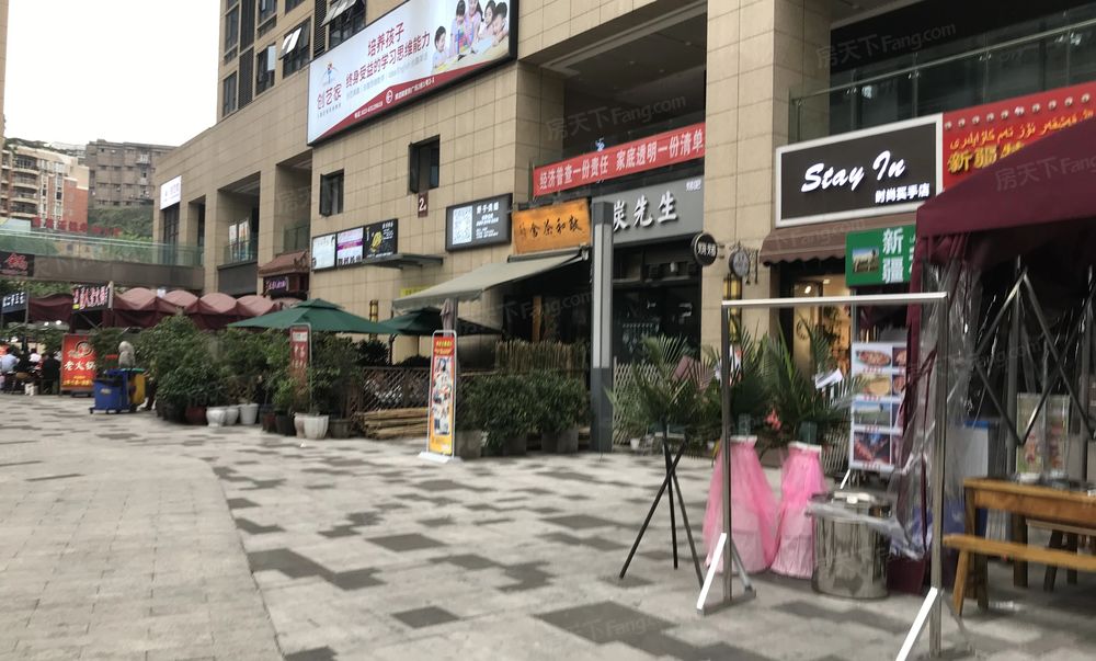 江北区紫荆商业广场二房门口就是轻轨96万