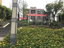 精装两房,住家装修清新简约,好楼层看房方便