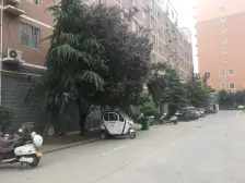 三环内,地铁口。多层三楼,大两房,满五年