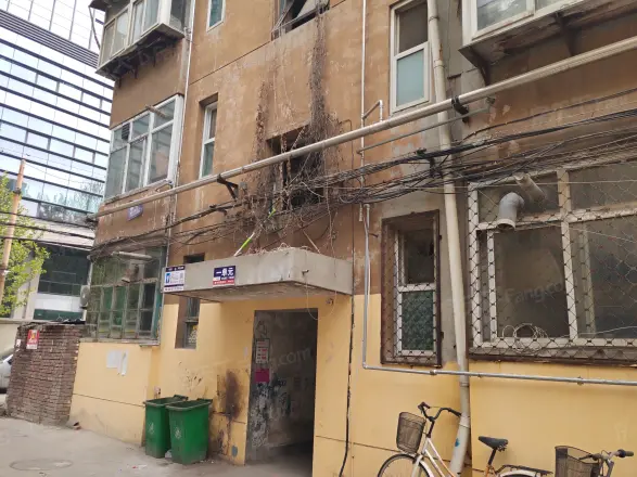 河东北大院实景图