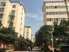 此房满五年全款房户型方正格局看房方便,毛坯