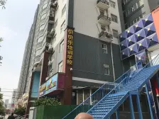 楼下双地铁口,锦艺商圈)挨着中医院,中心医院)大三房双卫