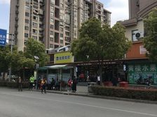 一线河景+硬核书包buff!川中九年,精装修大三房,采光好