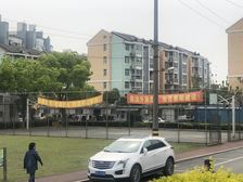 南北通大一房,装修6年,位置好楼层好,小区新车位足