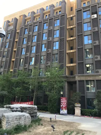 中建玲珑山实景图