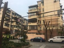 一梯两户,厨房卫生间全明亮。