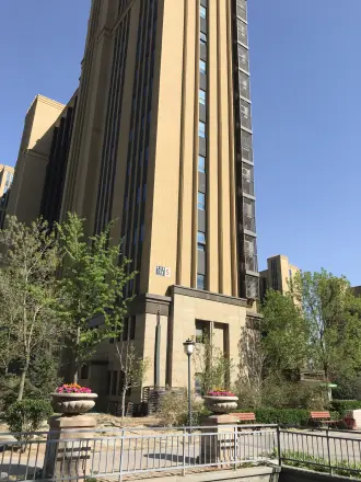 中建玲珑山实景图