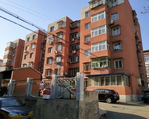 房山城关 原香嘉苑旁 居住舒适闹中取静 一层