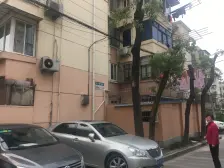 一梯两户,厨卫朝北,主卧朝南,交通便利