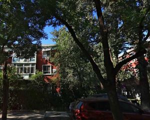 和平家园全明格局三居室,户型方正停车方便,随时看房