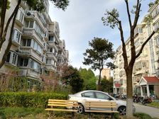 小区中间位置 中间楼层 大三房带 装修采光好