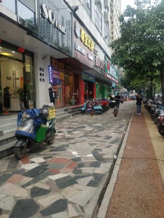 汇春广场实景图