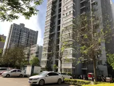 装修大两房,18年小区,环境好,位置好,诚心卖