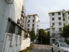 产权清晰,配套齐全,交通便利,业主诚心出售,有阁楼