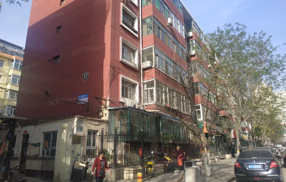 解放南路 迎泽公园 对大南关口 中间层 南北通透三居室 可议