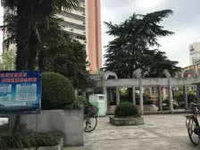 电梯房,主卧朝南,景观房,交通便利,近地铁,居家装修,诚意出售,可接受置换