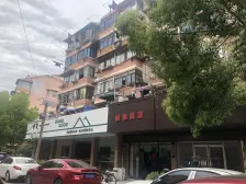 中楼层,东边户,南北两房正规厅,厅朝东有窗,采光好