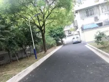 一楼带院子!边户客厅有窗户~前后无遮挡!