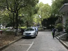 绿海带装修2房,川沙地铁站那个近啊,下楼就是公交站