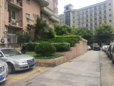 南京西路2000年人车分流 有花园有院子