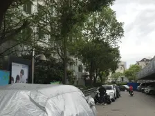 新电梯+大三房两卫,正对花园,出门双地铁,有车位