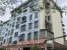 红旗四街坊,双南户型,小区中间,728米华宁路地铁站