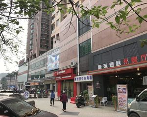 大良中区新世界电梯洋房,楼下就是商场
