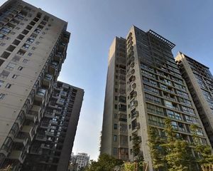 交大万通格外2室1厅东南