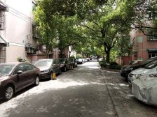 顶楼复式,三房加书房,单价低。不靠马路,视野采光无遮挡