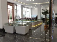 华勤湖畔花园 4室2厅 南 北